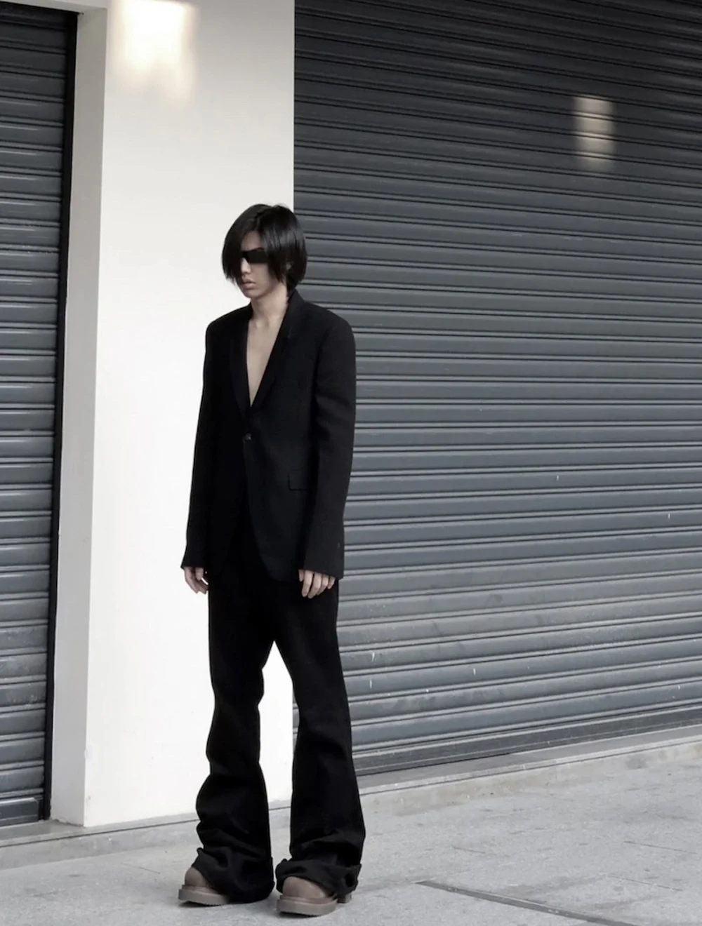 

RO Style Ribbons slightly Stretch Baggy Black Flared Jeans for Men High Street Boom Cut Oversized Casual Denim Trousers