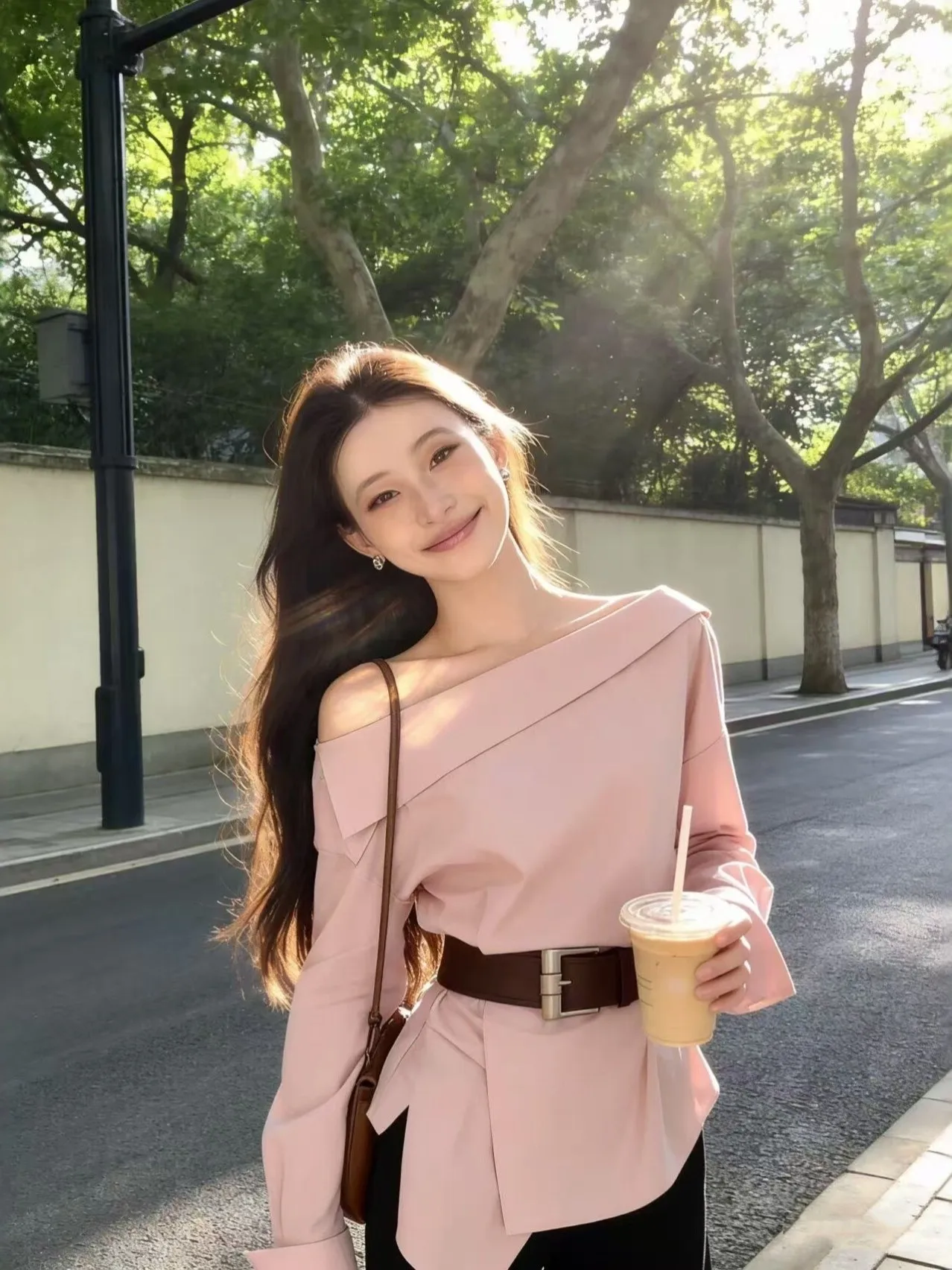 

Sweet Pink One-Shoulder Shirt Women's Spring Fashion Slimming Waist Design Beautiful Shoulder Top French Style Cotton...