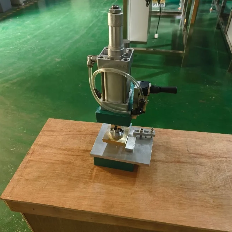 Soap imprinting machine, soap equipment forming machine imprinting letters