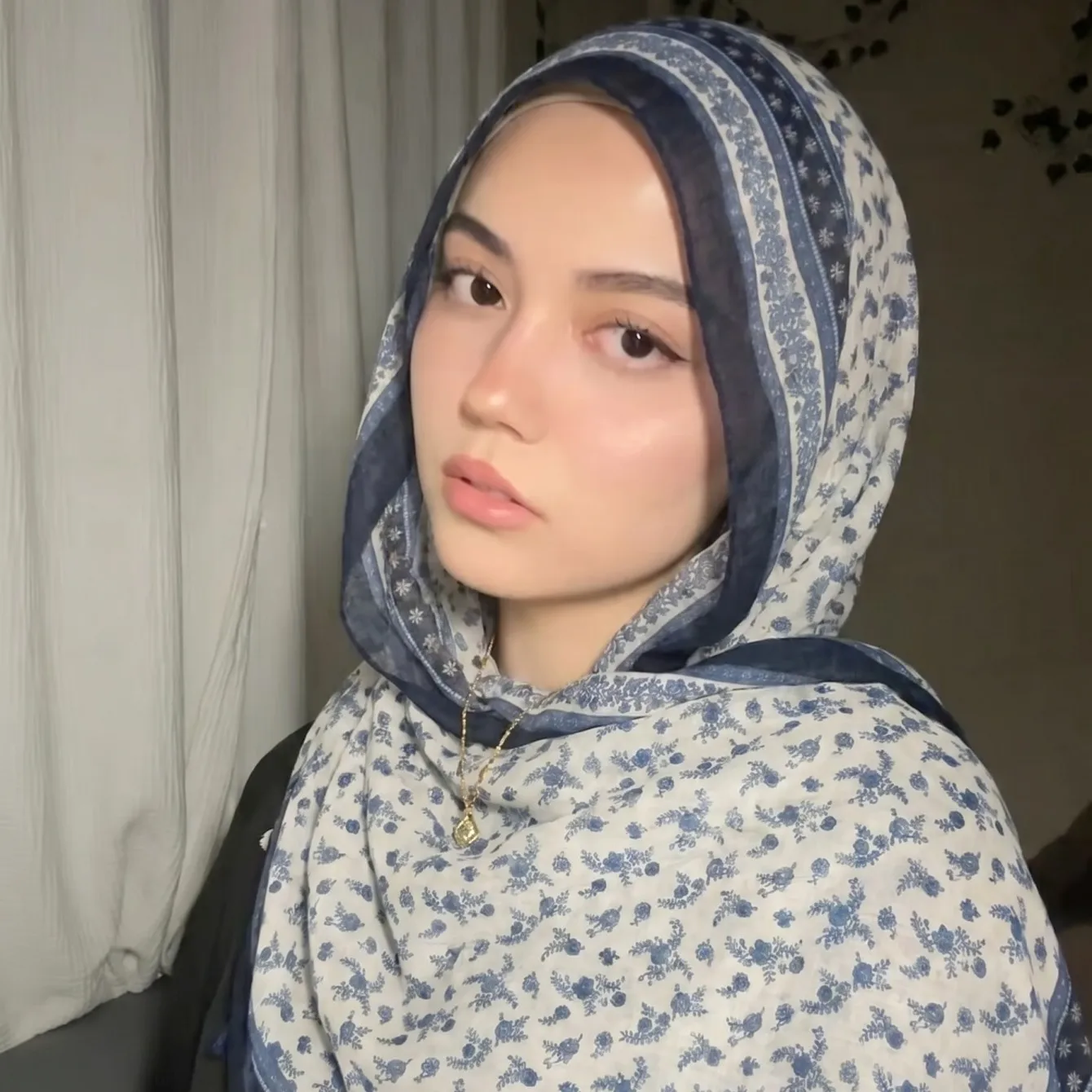 2026 Designer Brand Women Scarf Bohemia Print Lady Shawls Cotton Feeling Soft Oversize Hijabs Neck Headband Tassel Foulard