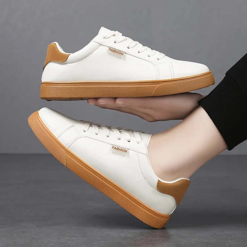 Skateboarding Shoes Men Flat Comfortable Leather Casual Vulcanized Shoes Trendy Classic Breathable Cheap Sneakers Man Plus Size