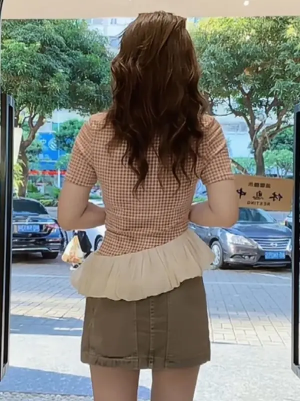 T-shirt à manches courtes pour femmes, col en U, à volants épissés, à carreaux, de tempérament français, nouveau haut court Slim, tendance, été