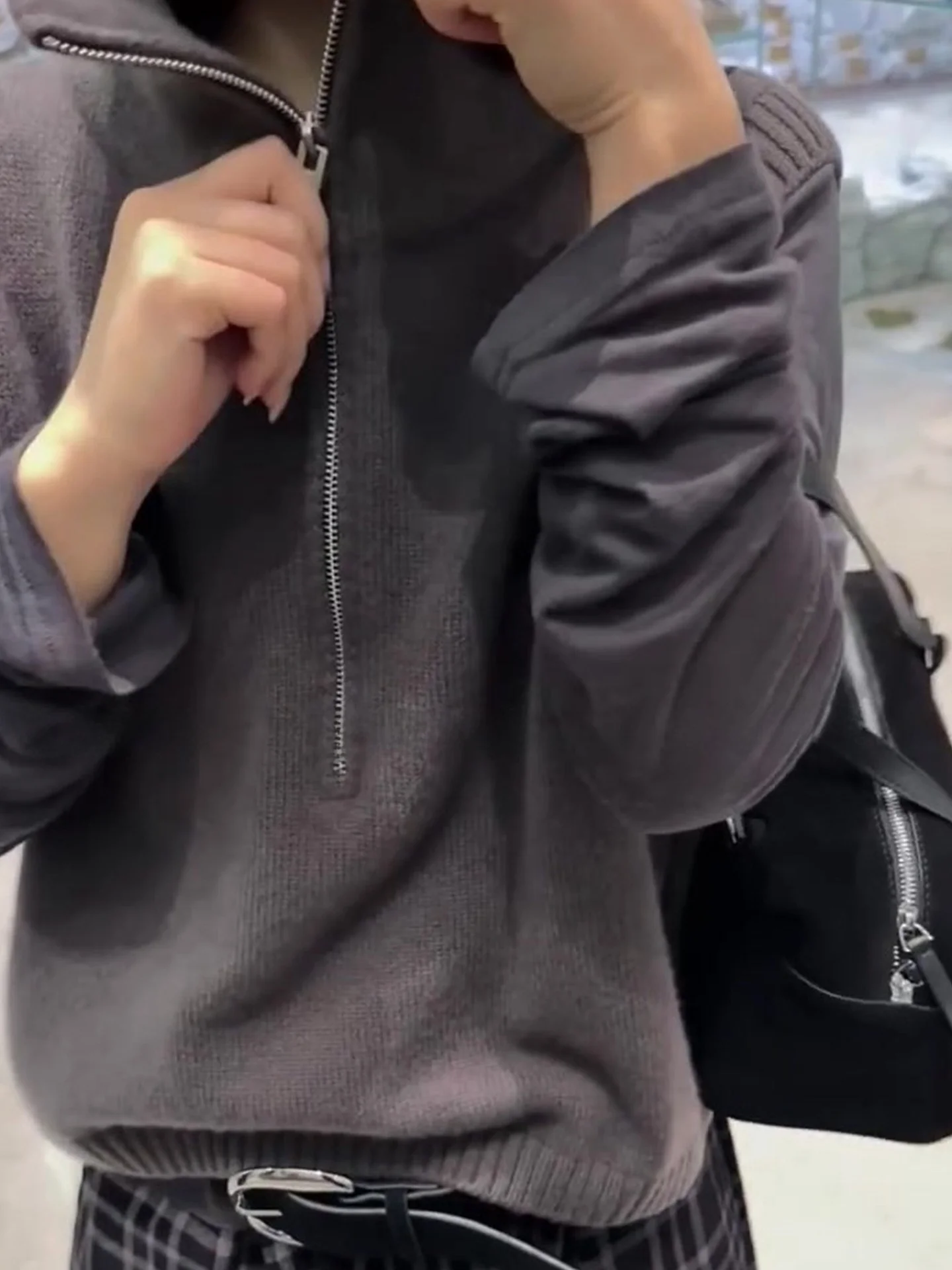 Gilet lavorato a maglia in seta di ghiaccio 2025 Stagione autunnale Casual Pendolari Top f Zip Design Svel Layering Capispalla Poetic Lin Brand