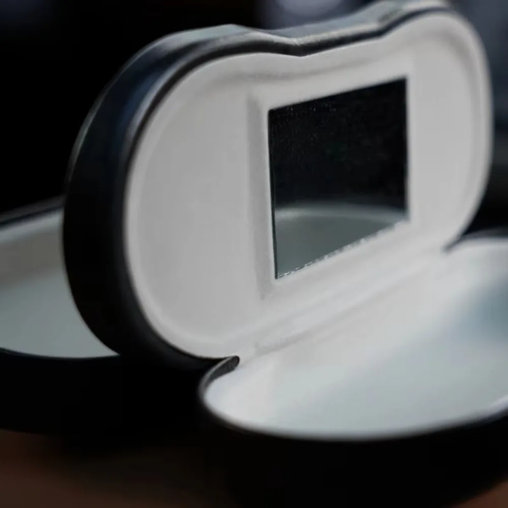 

Portable Shockproof Dual Layered Eyewear Box Built-in Mirror Luxury Leather Eyewear Case PU Hardshell Eyewear Case Daily Storage