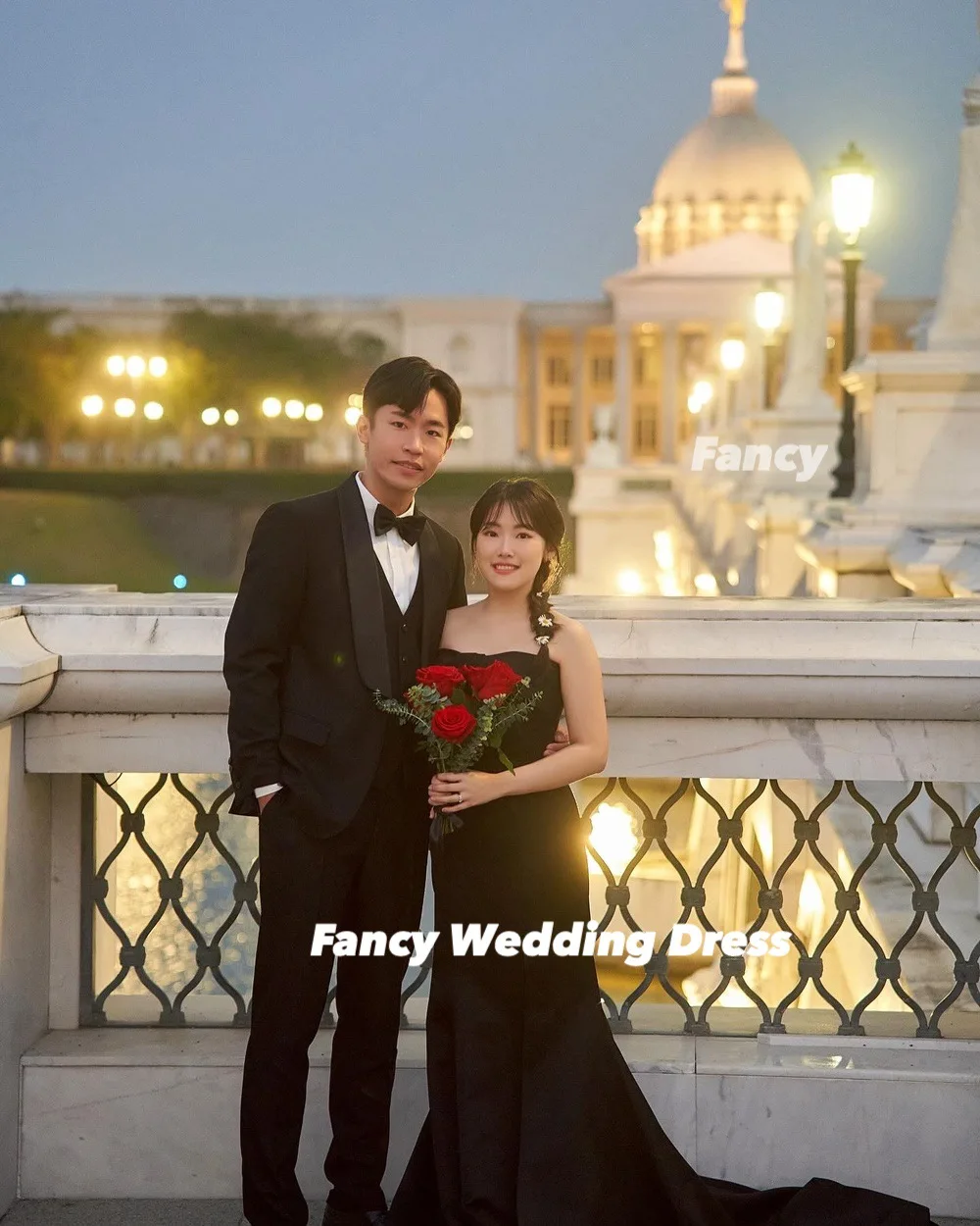 Ausgefallenes einfaches One-Shoulder-Korea-Hochzeitskleid für Fotoshootings, Meerjungfrau, elastischer Satin, Abendkleider, Rückenkorsett, individuell gestaltet