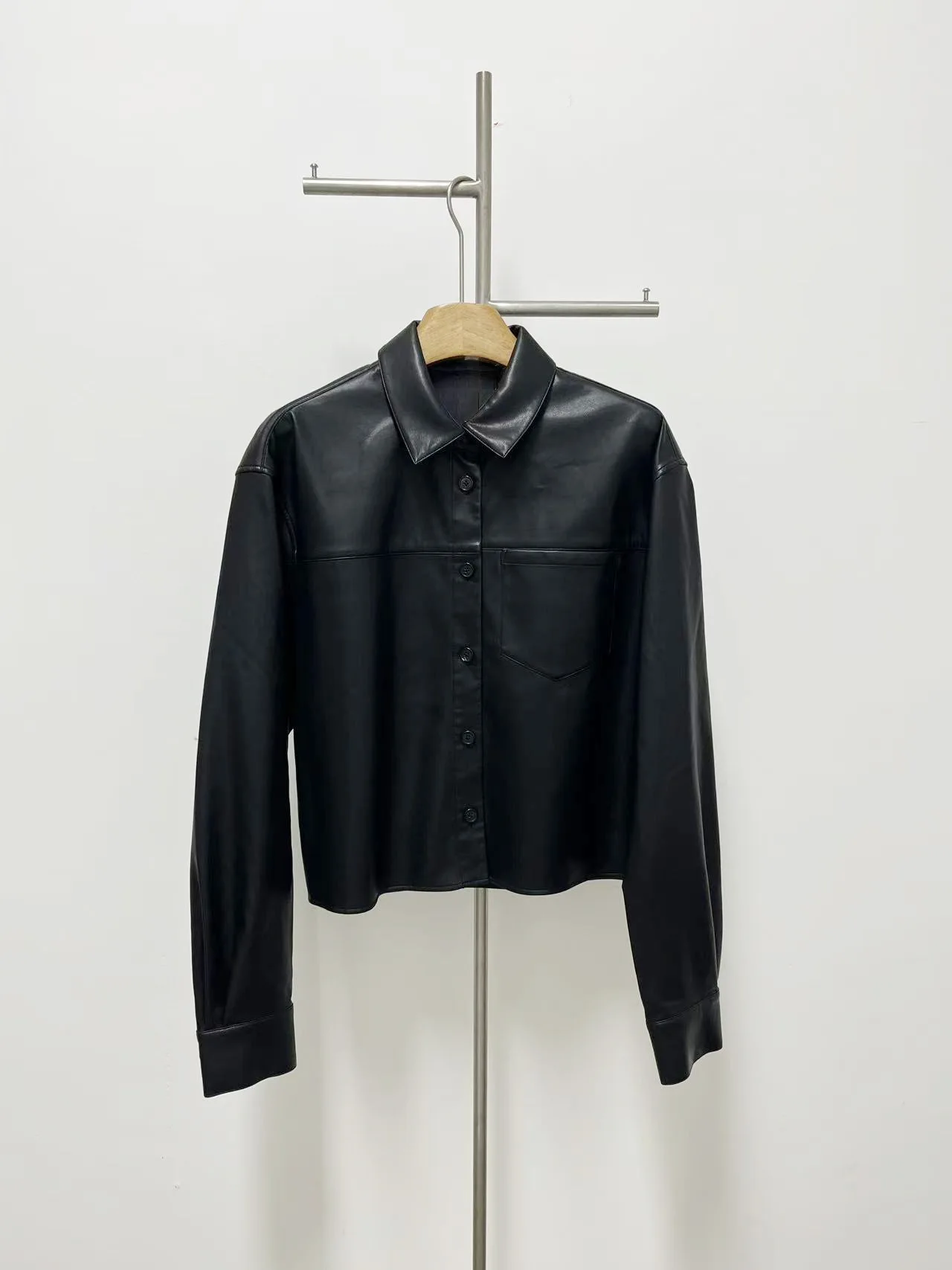 

Classic versatile adjustable short-sleeved eco-friendly leather shirt - 2026 spring/autumn new style