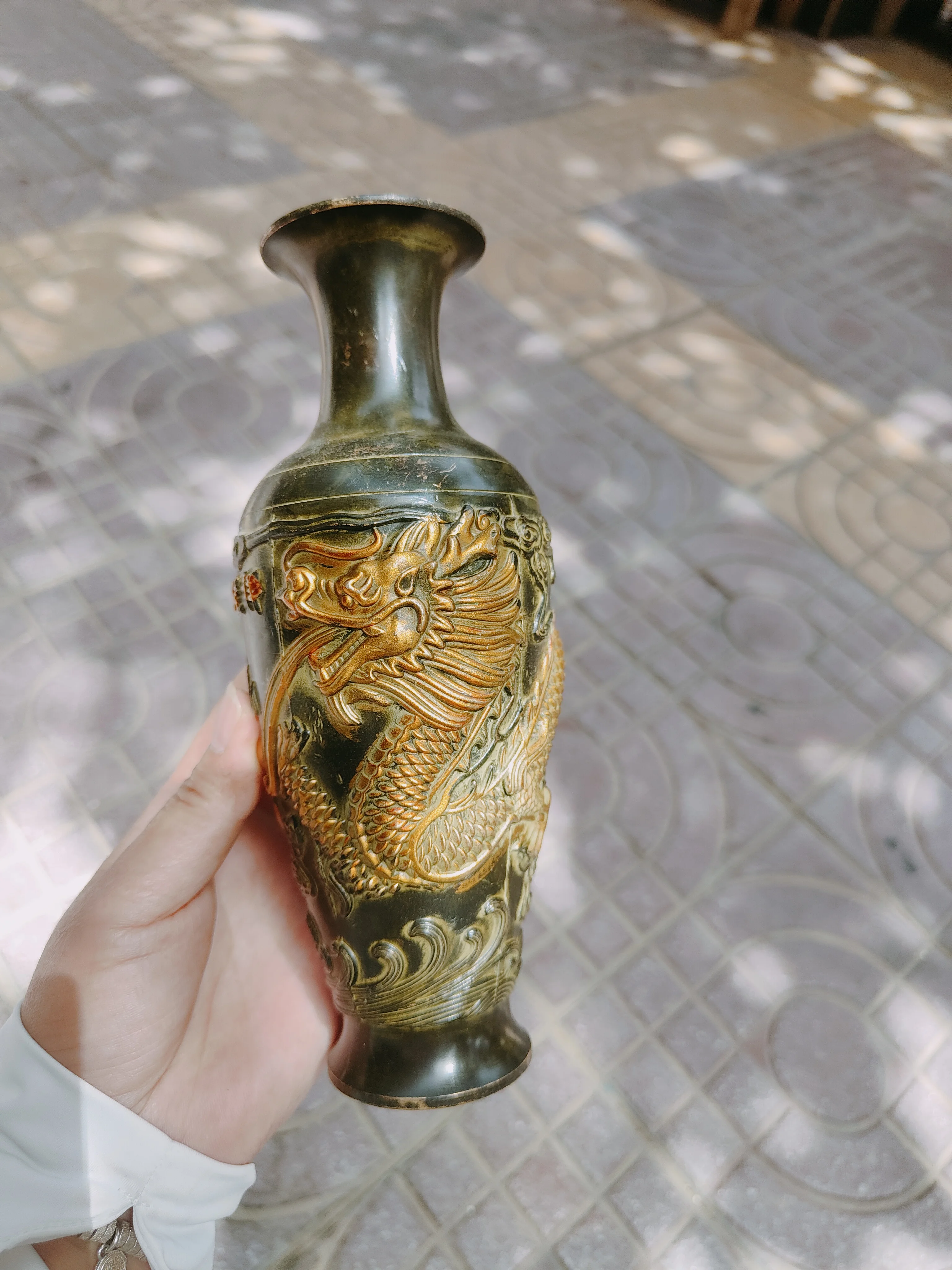 

China pure copper retro Longfeng vase living room decoration study office desk home decoration crafts