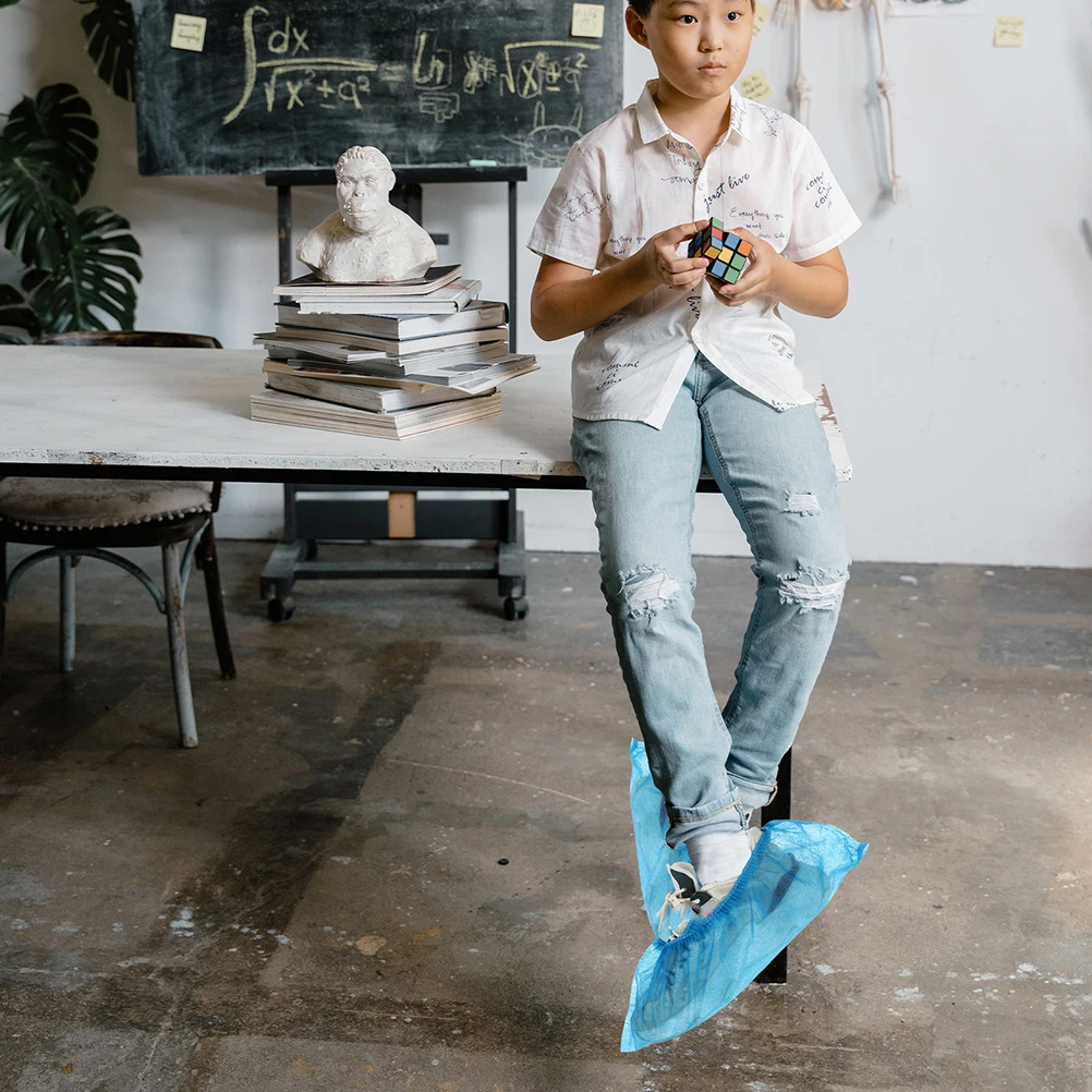 

50pcs Non-slip Disposable Shoe Covers Lightweight PE Material Waterproof Protector Work Foot Coverings House Laboratory