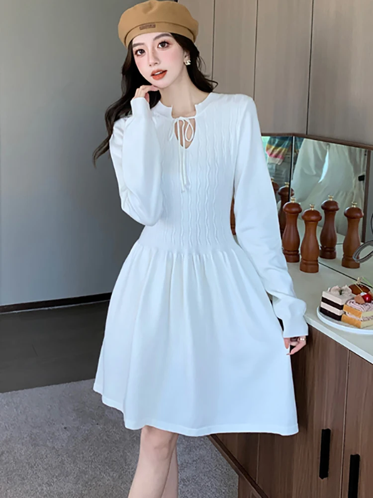 

Осень-зима белое вязаное лоскутное шикарное платье миди с бантом и v-образным вырезом женские элегантные повседневные платья 2025 корейская мода вечерние платья