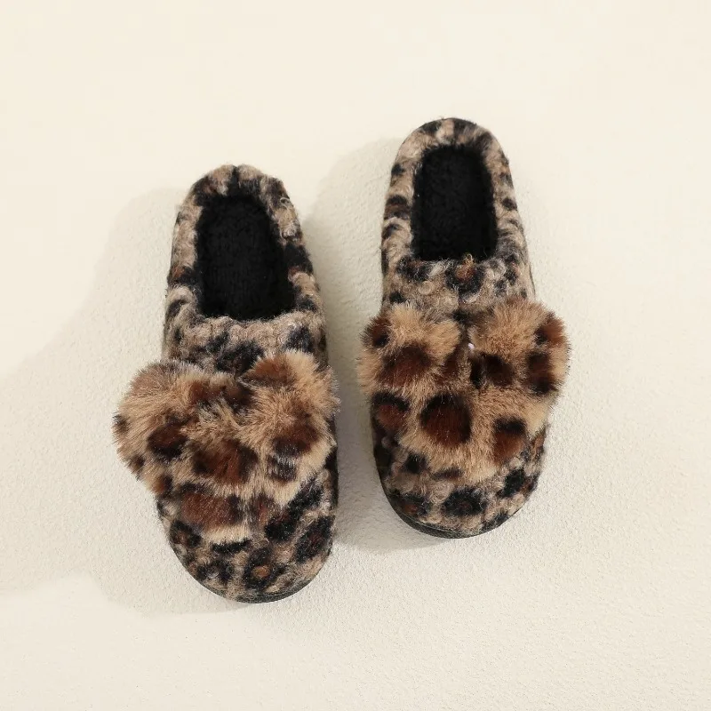 Leopardfarbene, flauschige Hausschuhe für Damen, Winter-Hausschuhe, warm, plüschig, süß, im Liebesstil, große Größen, Mädchen-Hausschuhe aus Baumwolle. – Detail 2