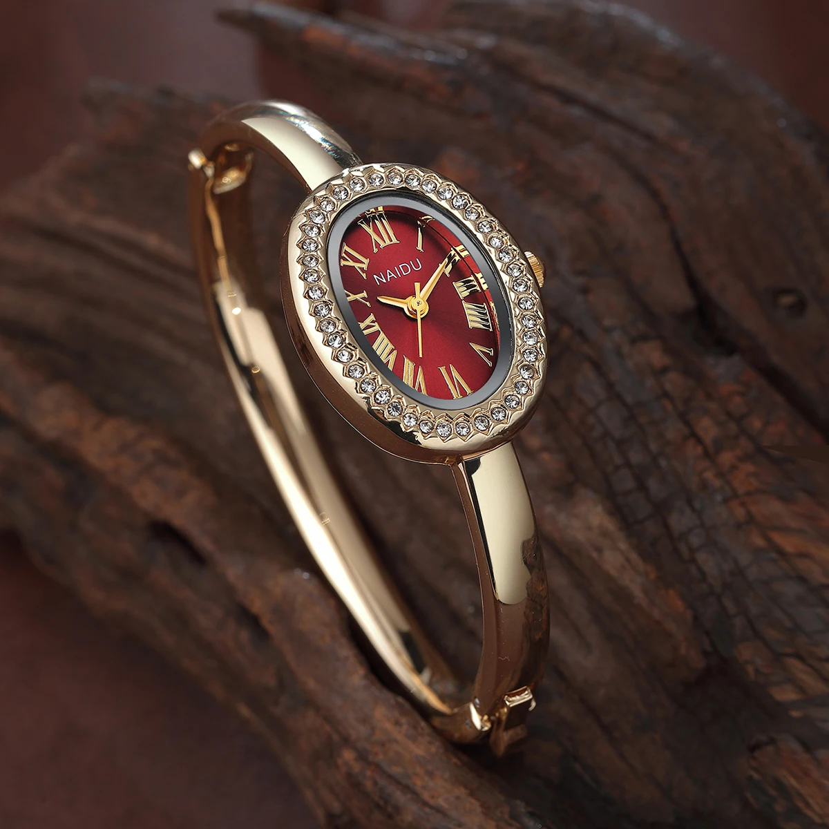 

Casual, Versatile, Simple and Stylish Women's Watch with Roman Scale Display