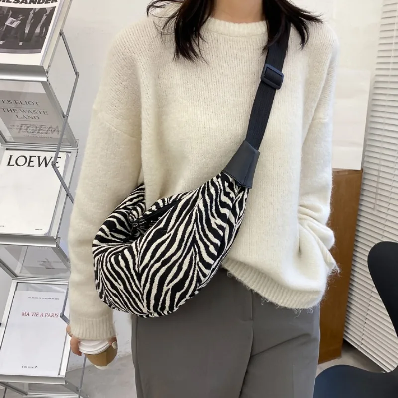 Canvas Shoulder Bags Women Zebra Striped Zipper Hobos Large Capacity Students Preppy Korean Style Messenger Bag Vintage Designer