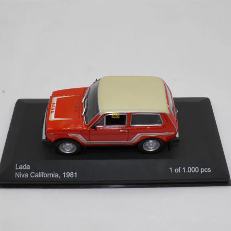 Nuevo modelo de vehículo todoterreno ruso Lada Niva 1:43 de aleación fundida, colección clásica roja para adultos, adorno de exhibición, regalo, punto de recuerdo