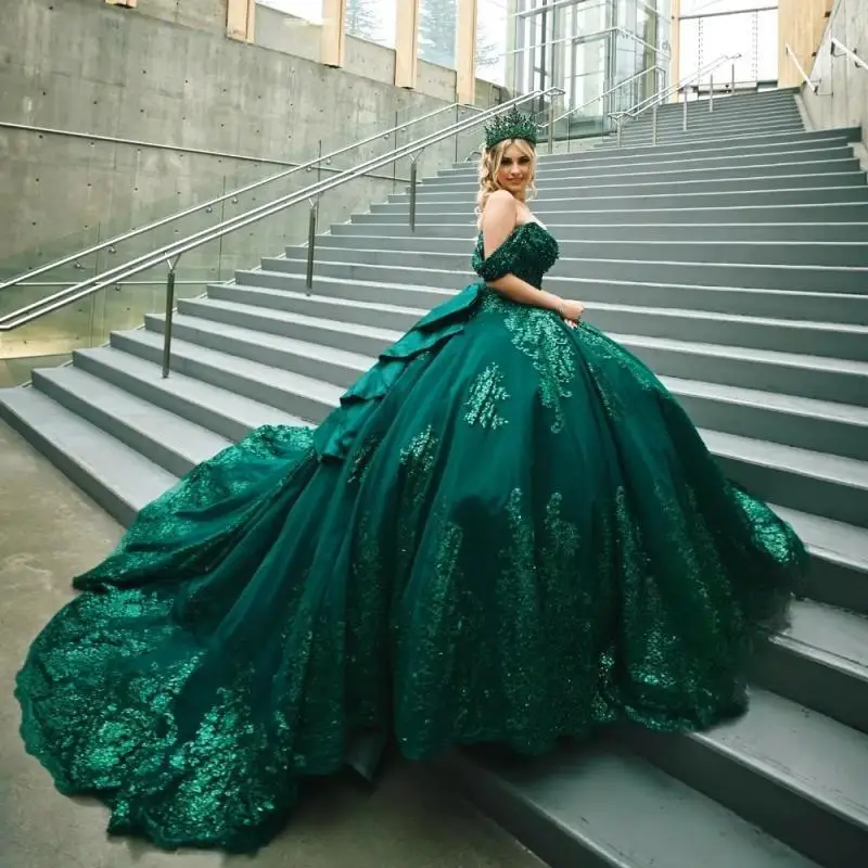 Customized Emerald Green Quinceanera Dress Ball Gown Applique Sequins Beaded Tiered Sweet 16 Vestido De 15 Anos