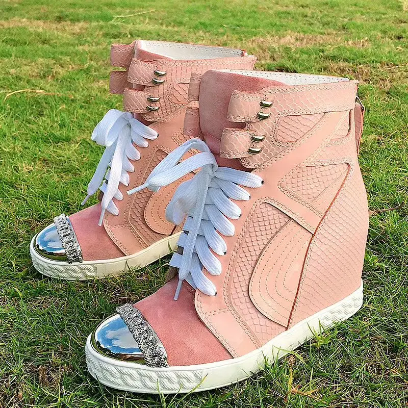 

Classical Pink Metal Golden Toe High Top Wedge Patchwork Sneaker Round Toes Sneakers Hidden Wedge Boots Women Patchwork Trainers