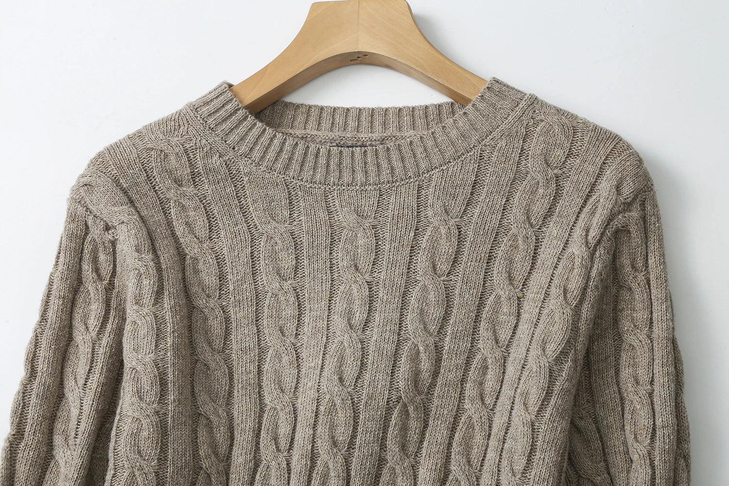 Ethereal MD 2024 new style of French sweet lady commuter style twist knit crewneck sweater sweater