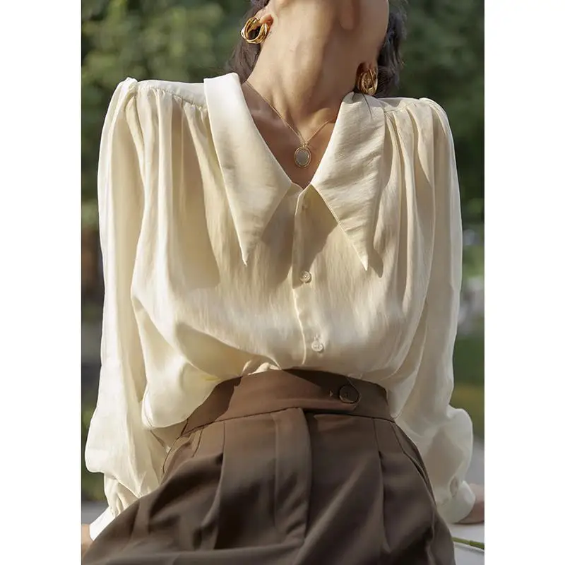 French Retro Bubble Sleeve Shirt for Women in Early Autumn New Design Niche Temperament Chic Top