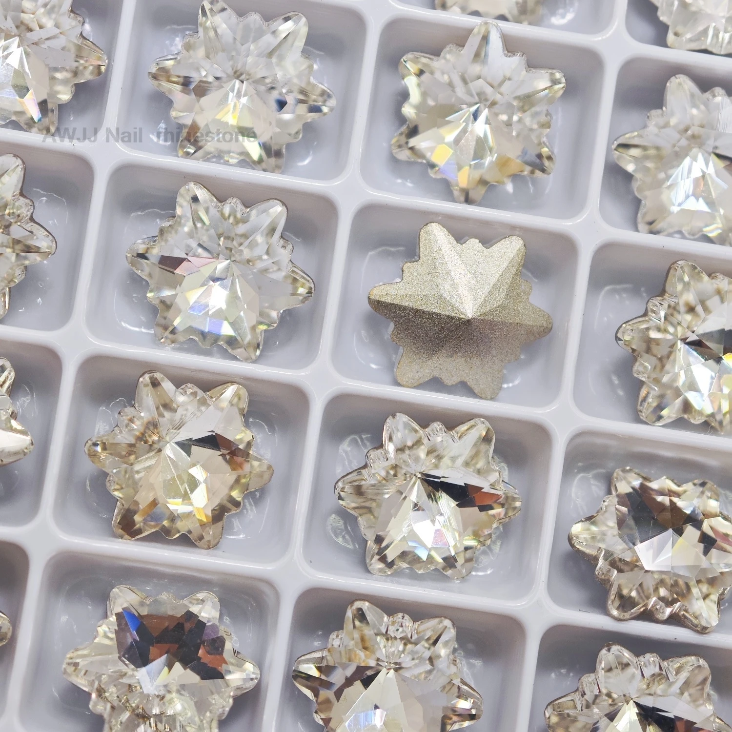 12 mm große Schneeflocken-Strasssteine mit spitzem Boden, zum Aufkleben, glitzernde, hochwertige Dekoration für Nägel, Kleidung und Heimwerkerarbeiten
