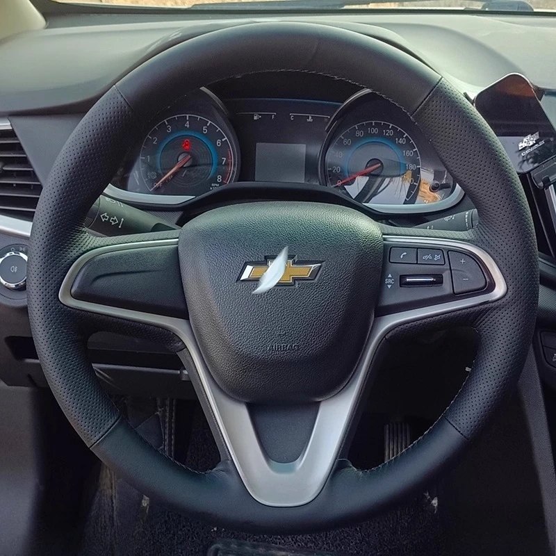 

Сшитый вручную черный чехол на руль автомобиля из натуральной кожи для Chevrolet Sail 2015-2017 Cavalier 2016 2017