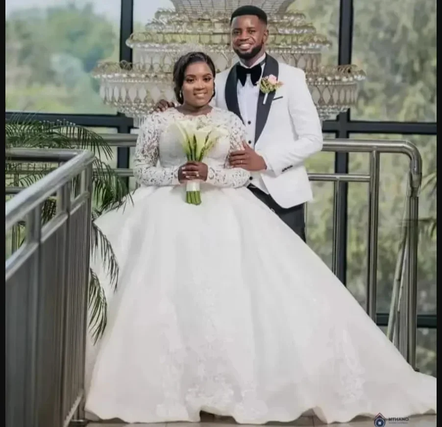 Customized O-Neck African Lace Appliques  Wedding Dress Vestidos De Novia  Long Sleeves  Ballgown Puffy Church Bridal Dress