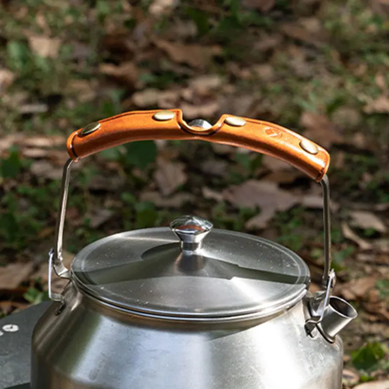 

Camping Kettle Handle Cover Outdoor Teapot Sleeve Holder Wear-Resistant and Heat-Resistant Cowhide Kettle Tea Pan Grip Cover