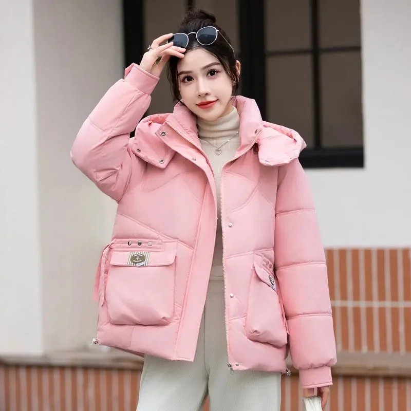 Cappotto imbottito in cotone caldo moda femminile 2025 Inverno Nuovo piumini con cappuccio Donna Parka Pane Cappotto Cappotto coreano corto spesso