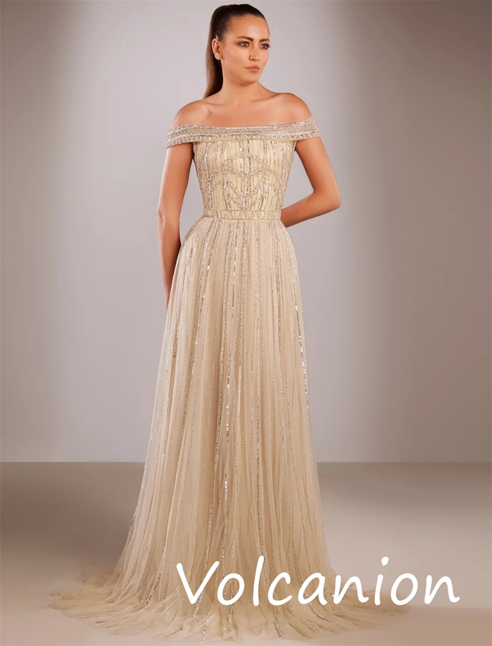 Abiti lunghi con spalle scoperte e pieghe in chiffon con paillettes intricati personalizzati Occasioni su misura Sexy