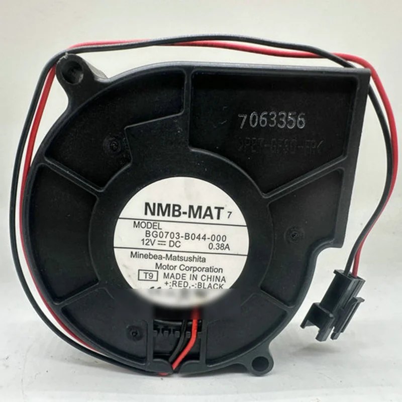 

Новый турбо-центробежный вентилятор NMB BG0703-B044-000 12В 0.38А, 2-проводной # QW