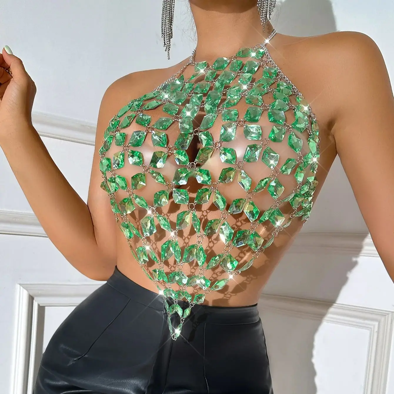 الأوروبية والأمريكية مثير الأحجار الكريمة يدويا الجسم سلسلة ملهى ليلي حزب قلادة مع تصميم مخرمة الطبقات قلادة