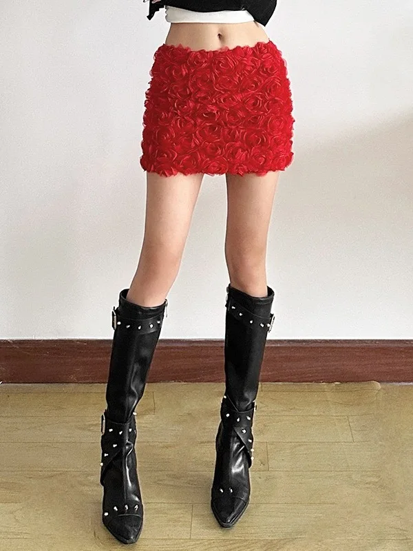 Seksowna czerwona spódnica z niskim stanem, zdobiona kwiatami 3D, uliczna spódnica w kształcie litery A, mieszanka poliestru i spandexu, spódnica ort.