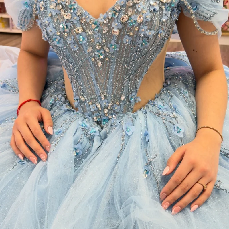 

Синие платья для квинсеаньеры с открытыми плечами, блестящими цветочными аппликациями, кружевными вставками, длинным шлейфом и бантом, Vestido 15 Quinceanera, на заказ