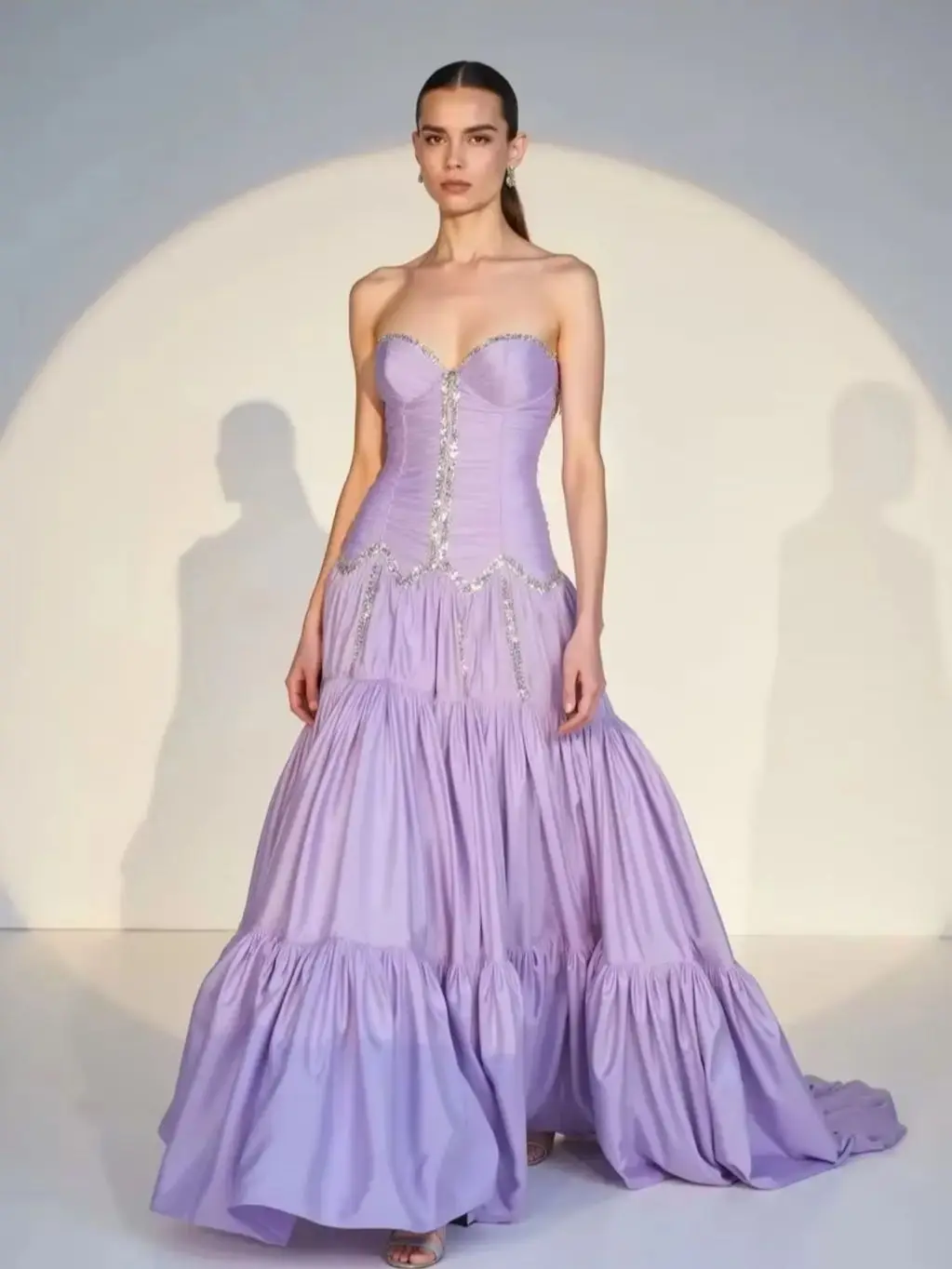 Customized Luxury Satin Crystals Evening Dresses Pretty Strapless Taffeta Formal Party Gowns Puffy Satin Beaded Floor-Length Pro
