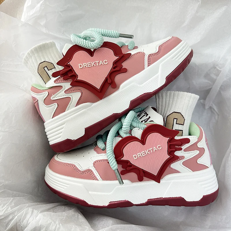 Heart-shaped Men Designer Shoes Luxury High Quality 2023 Street Hip Hop Skateboard Shoes Men Women Platform Sneakers tenis skate