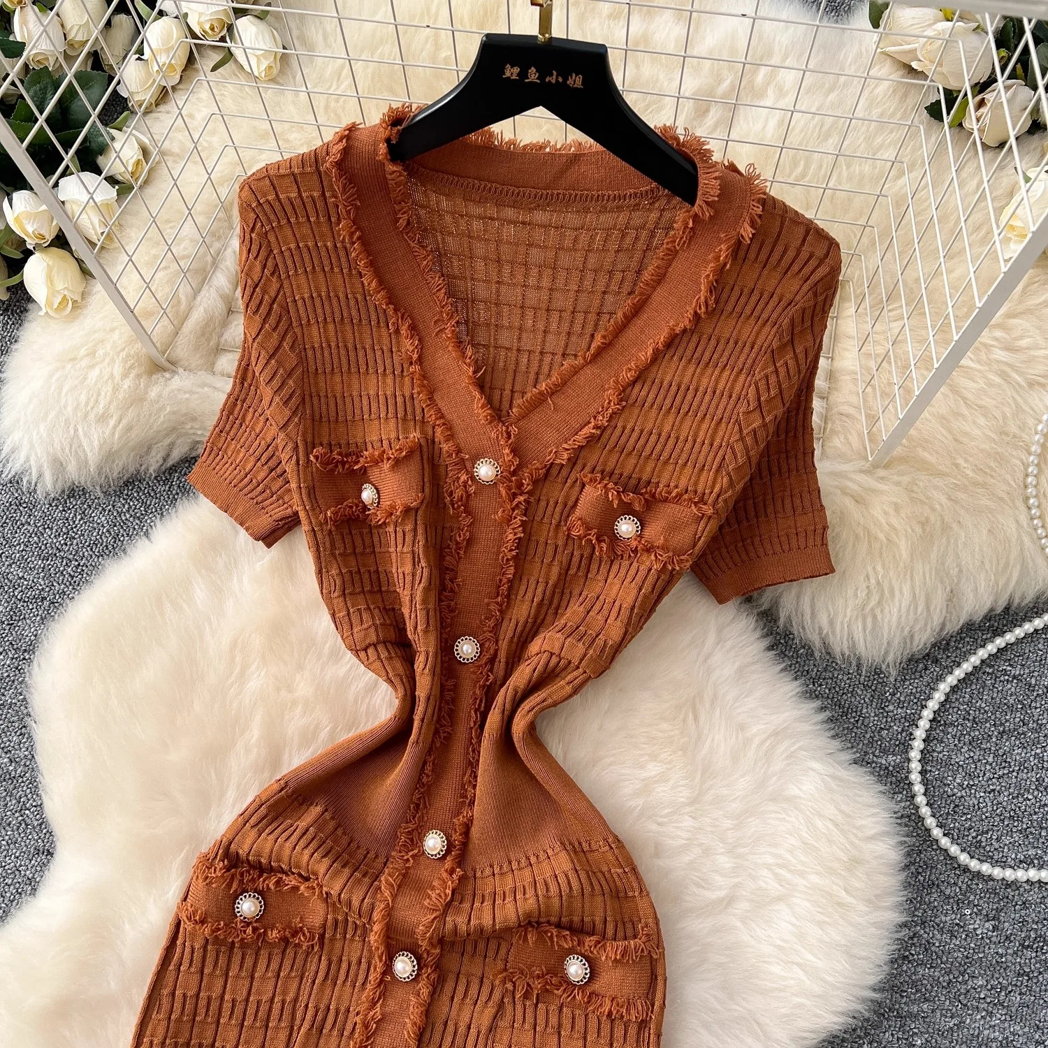 YuooMuoo Vestido feminino elegante com decote em V, cintura fina, quadril, bodycon, suéter, chique, single-breasted, escritório, camisa longa