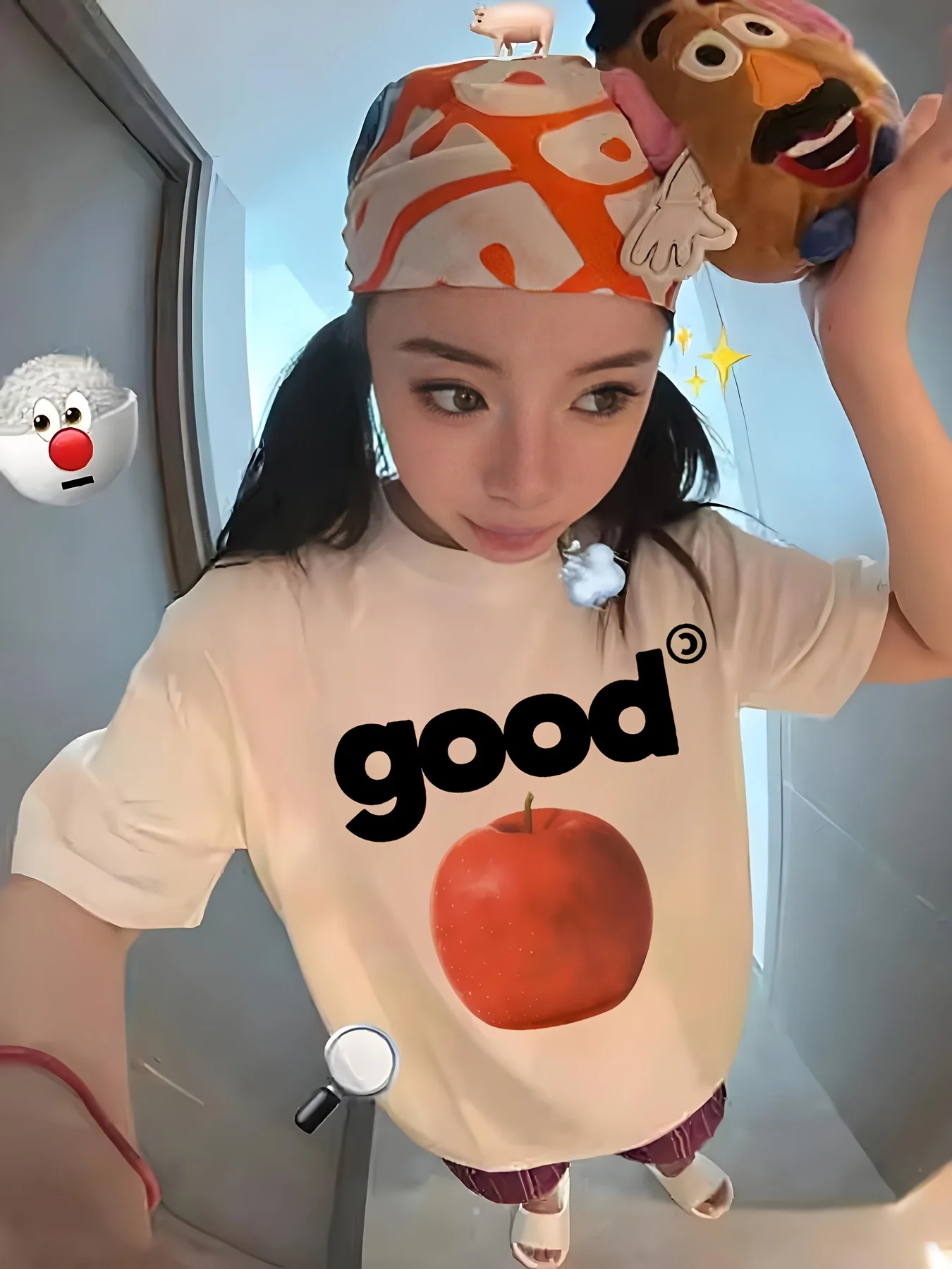 Camiseta gráfica con estampado de manzana roja para mujerTop informal holgado de manga corta con cuello redondoTop