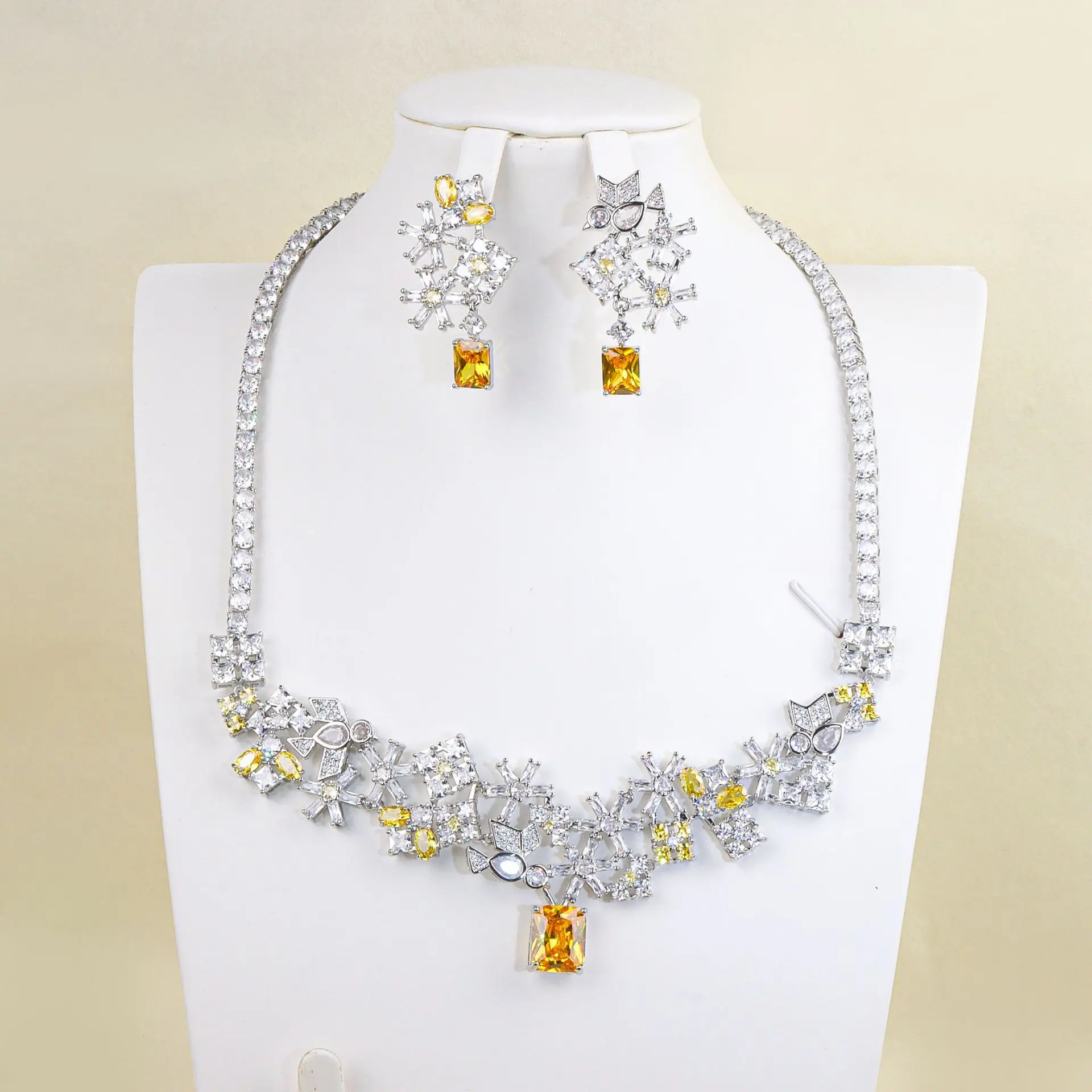 

European and American Style Dazzling Yellow Necklace Earrings Women's Dress Decorative Jewelry Dubai Wedding Holiday Gift M-921