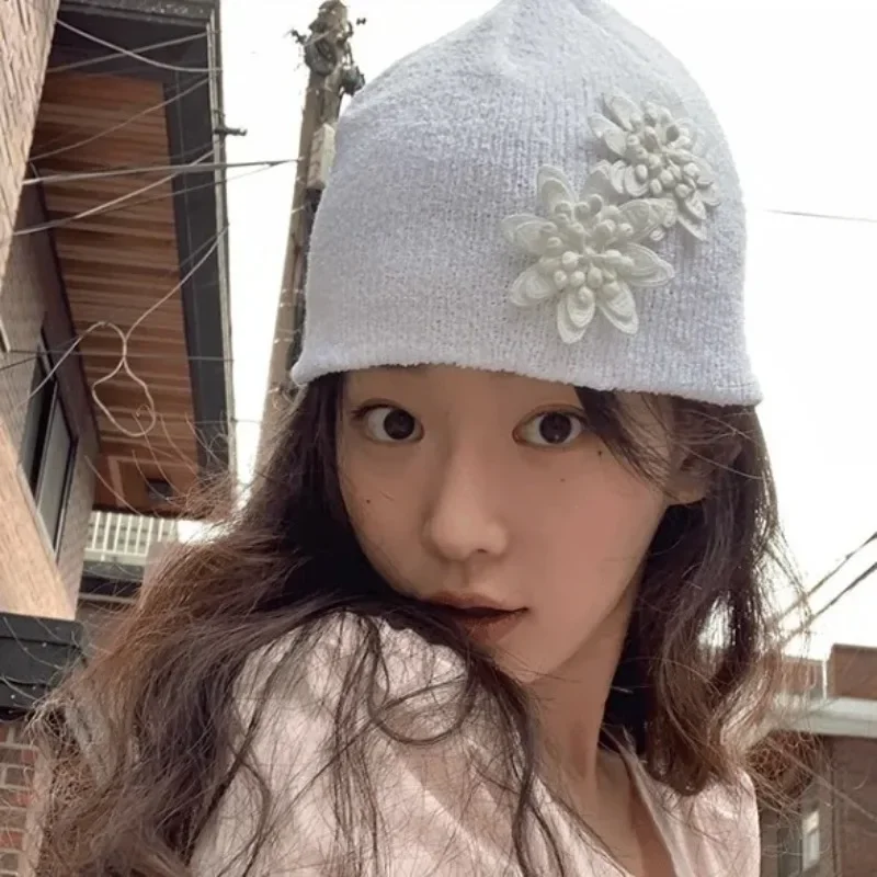 

Japanese Retro Flower Design Beanies Cap Autumn and Winter Fashion and Warmth Versatile Solid Color Pullover Knitted Hats Women