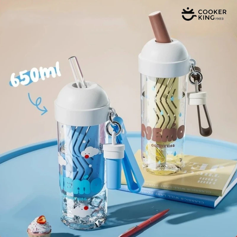 

COOKER KinG 650ml Straw Cups Cute Tritan Water Bottle with Tea Strainer Portable Leak-proof Summer Drinking Cold Cups for Girl