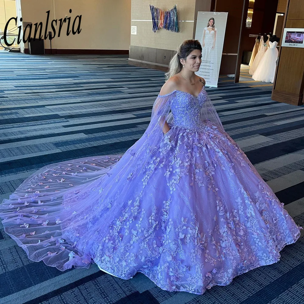 Lavendel Blumen Appliques Spitze Schmetterling Quinceanera Kleider Ballkleid Mit Cape Weg Von Der Schulter Korsett Für Süße 15 Mädchen