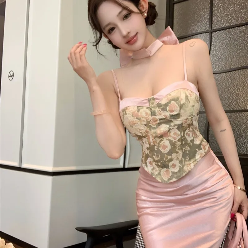 

Летний винтажный комплект в стиле Pure Sexy Girl: асимметричный топ-халтер и облегающая юбка с высокой талией, модный женский комплект с коротким рукавом (одна вещь)