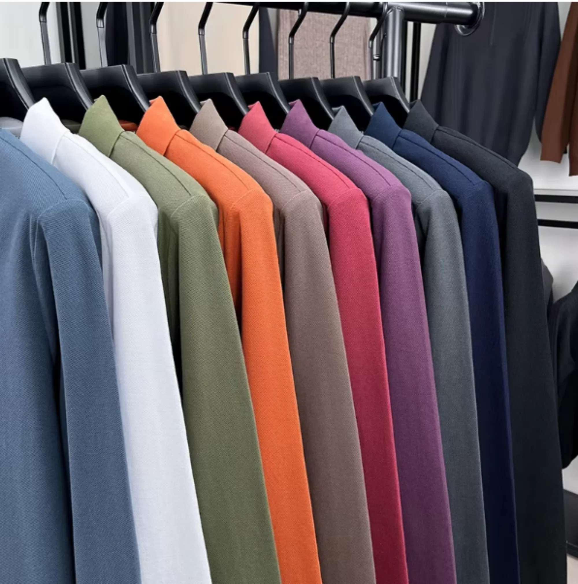Hochwertiges Herren-Poloshirt aus reiner Baumwolle mit langen Ärmeln, exquisitem Luxuskragen, atmungsaktivem Komfortstoff, vielseitig für den Alltag geeignet. – Detail 2