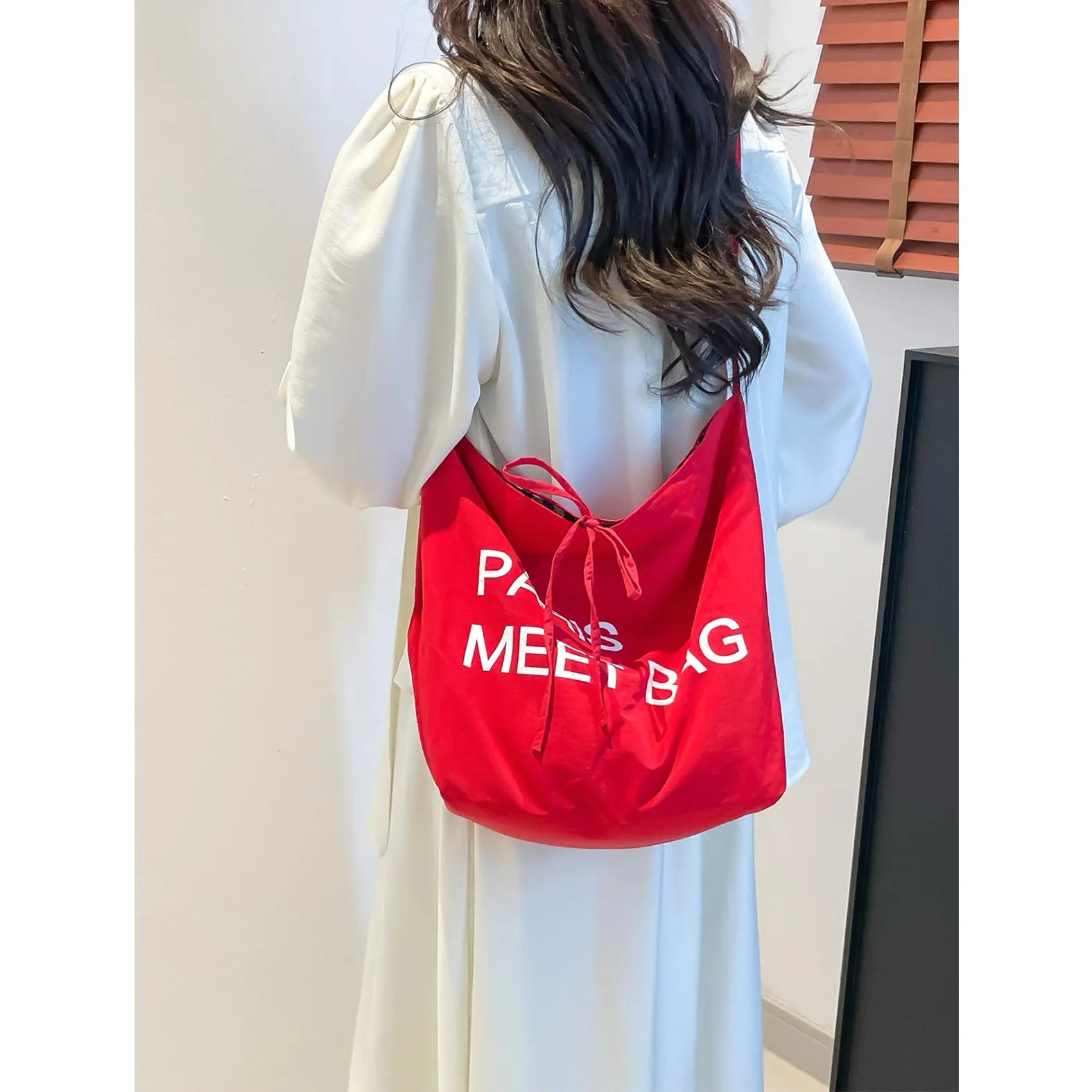 

Летняя высококачественная дорожная сумка-ведро большой вместимости для женщин, новинка 2025, красная холщовая свадебная сумка через плечо для невесты