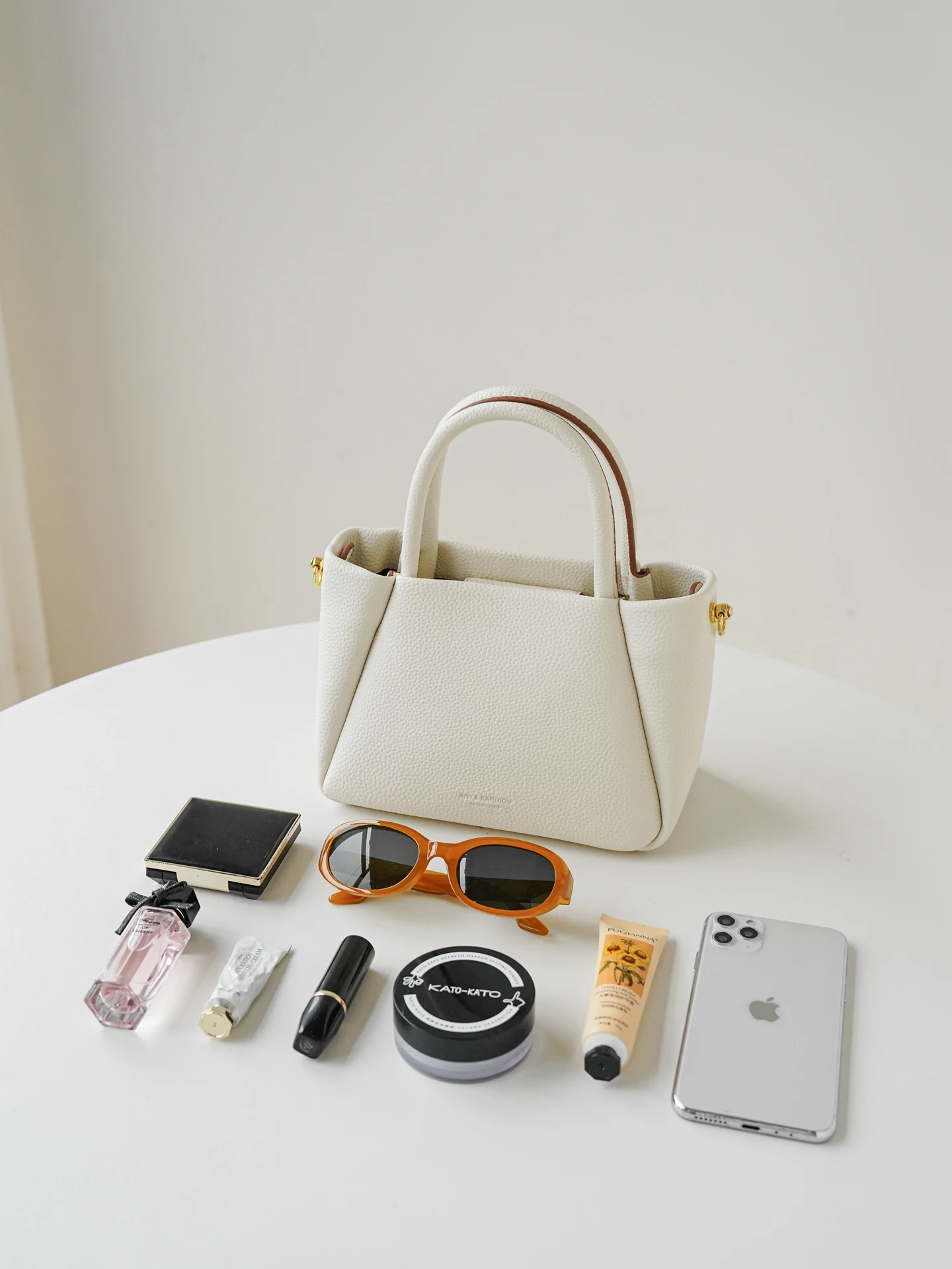 Women's Large Capacity Bucket Bag Commuter Single Shoulder Crossbody Bag High Quality Texture 2026 New Style Korean Style