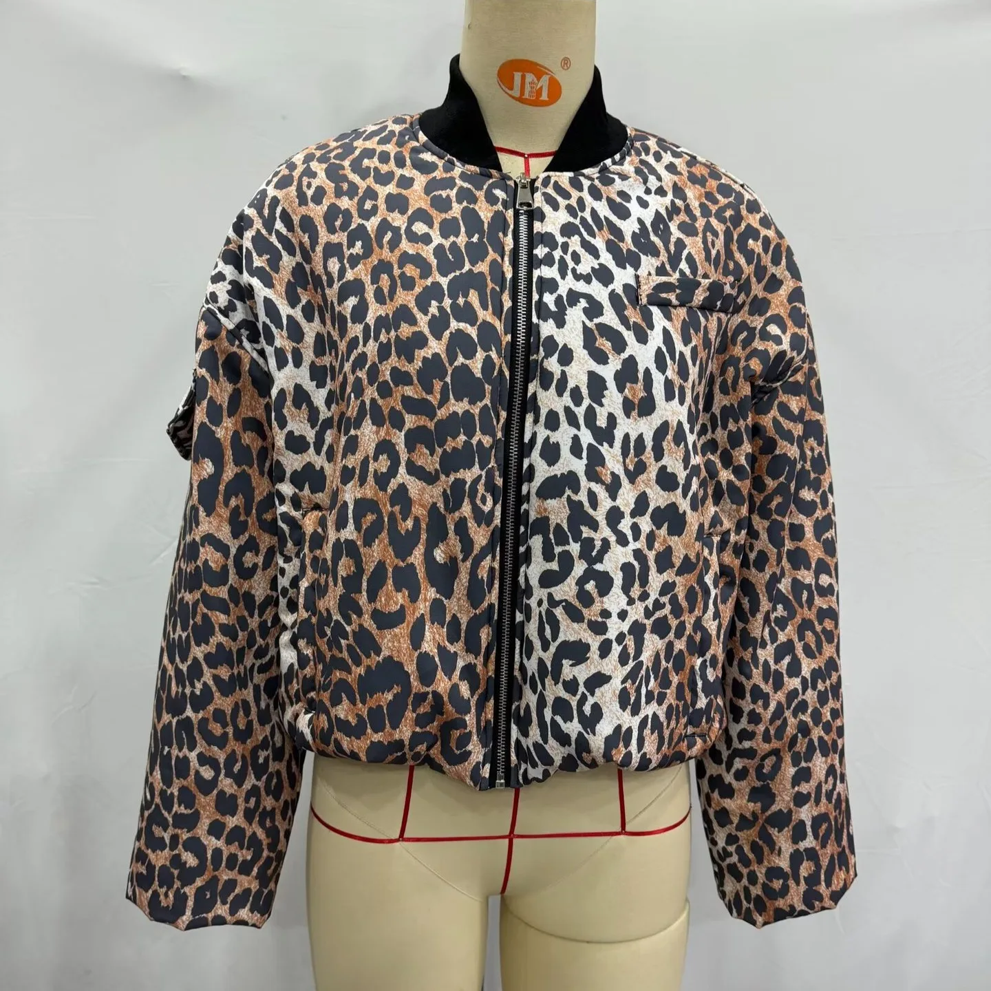 

Женская хлопковая куртка с воротником-стойкой на молнии и леопардовым принтом в европейском и американском стиле, универсальная персонализированная одежда оптом