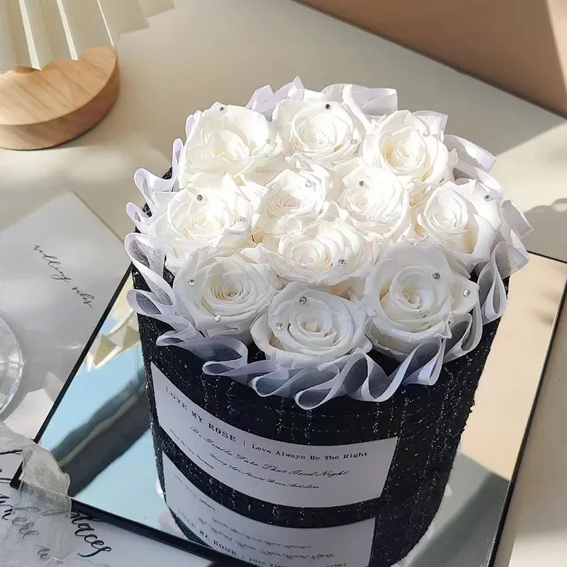 

Eternal flower, rose, Xiaoxiangfeng, gift box, girlfriend, friend, gift.
