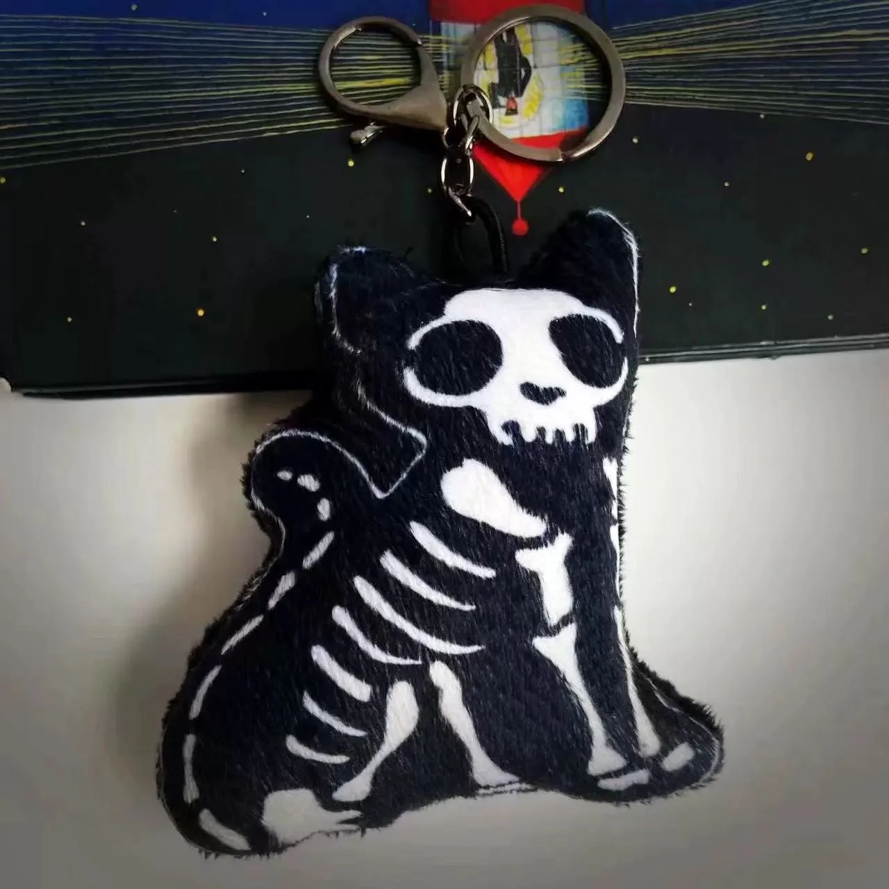 個性面白い小さなスケルトンピーチハートインターネット有名人キーホルダーコスプレかわいいパンクゴーストペンダント