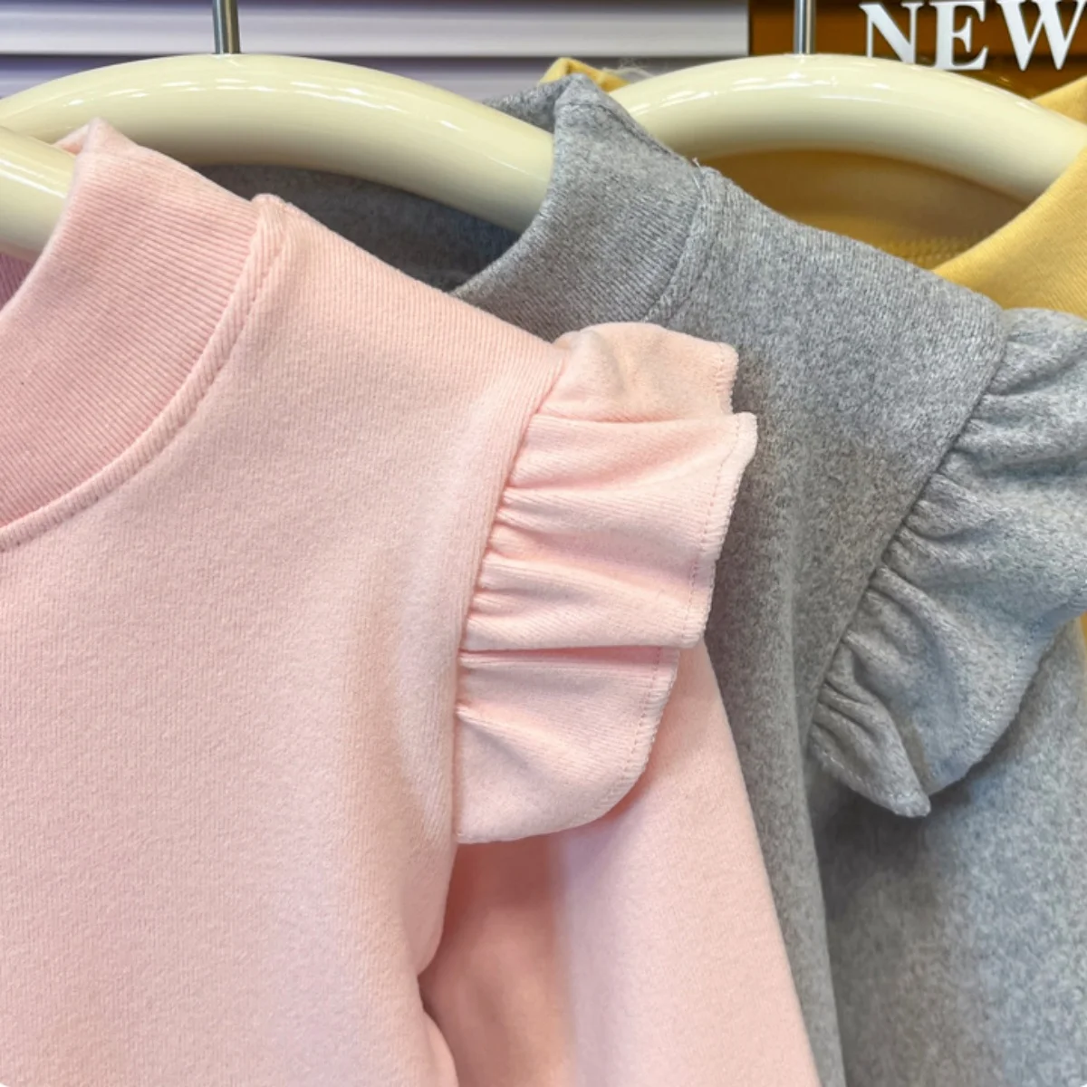 Herbstliches, süßes, einfarbiges Mädchen-Oberteil mit Herzmuster, warmes, gerüschtes Langarm-T-Shirt für Kinder, ideal für den täglichen Gebrauch, Kinderkleidung, Hemd. – Detail 5