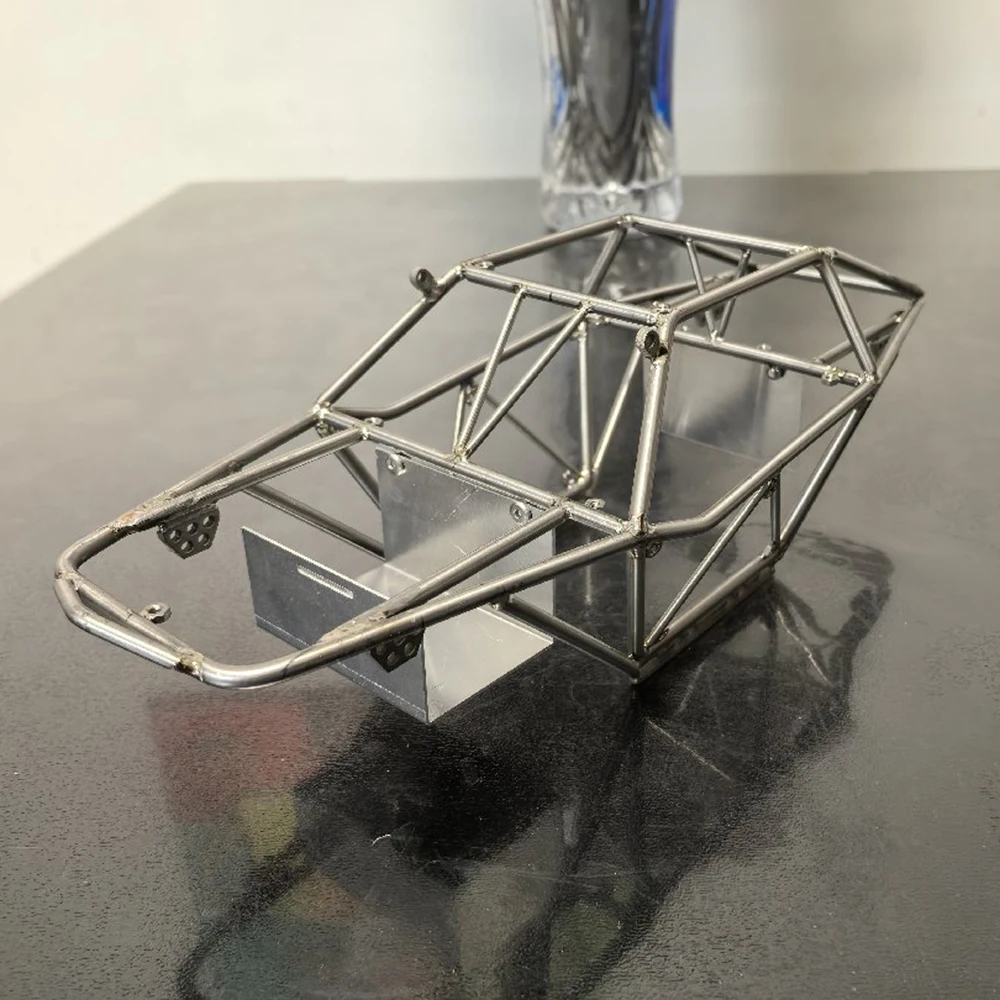 

Titanium Alloy Pipe Frame Pig Cage with Body Shell for 1/10 RC Crawler Car AXIAL SCX10 I II Base Plate UTB10 Capra Upgrade Parts