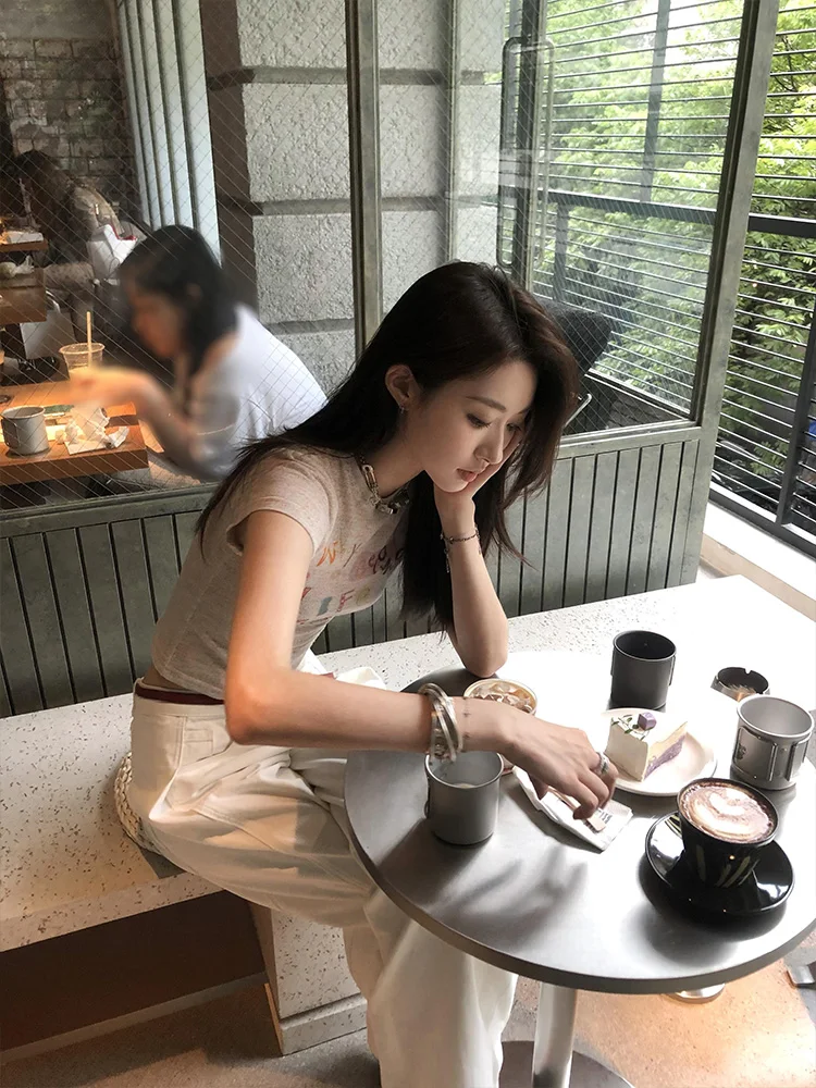 레트로 아메리칸 그래피티 반팔 티셔츠 여성 여름 슬리밍 디자인 크리에이티브 프린트 라운드 넥 수분 흡수 탑