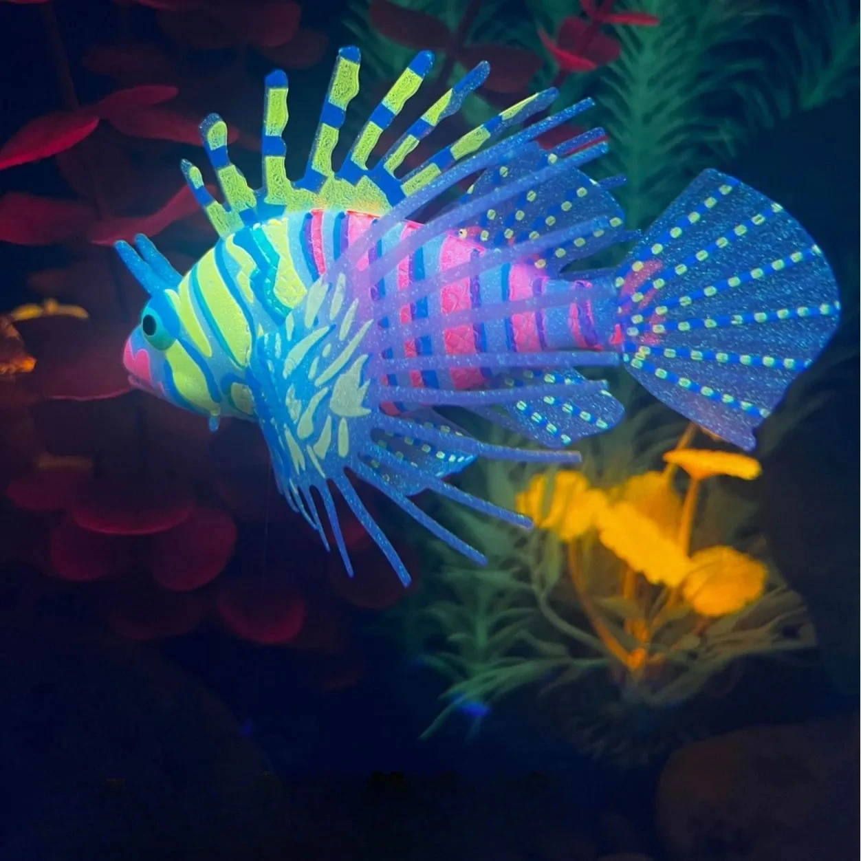 

1PC Luminous colorful lionfish fish tank landscaping decoration aquarium ornaments